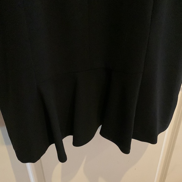 Peck and Peck black lined sleeveless dress with belt - Picture 5 of 6